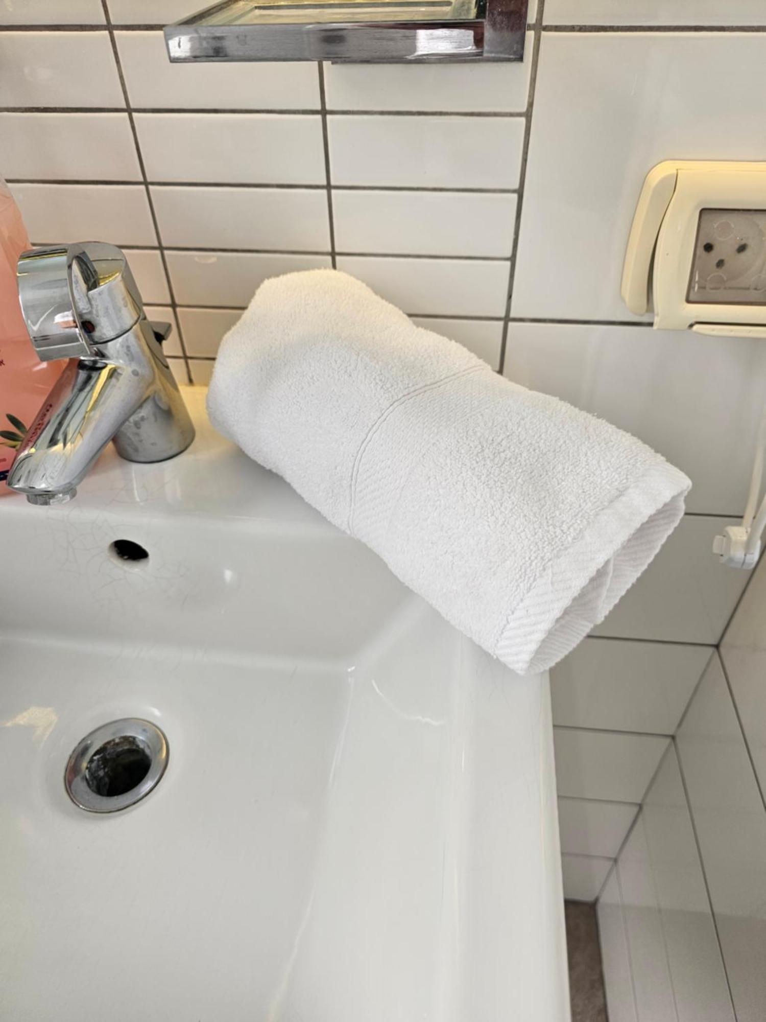 Hayarkon 24 Beach Apartment Tlv Tel Awiw Zewnętrze zdjęcie